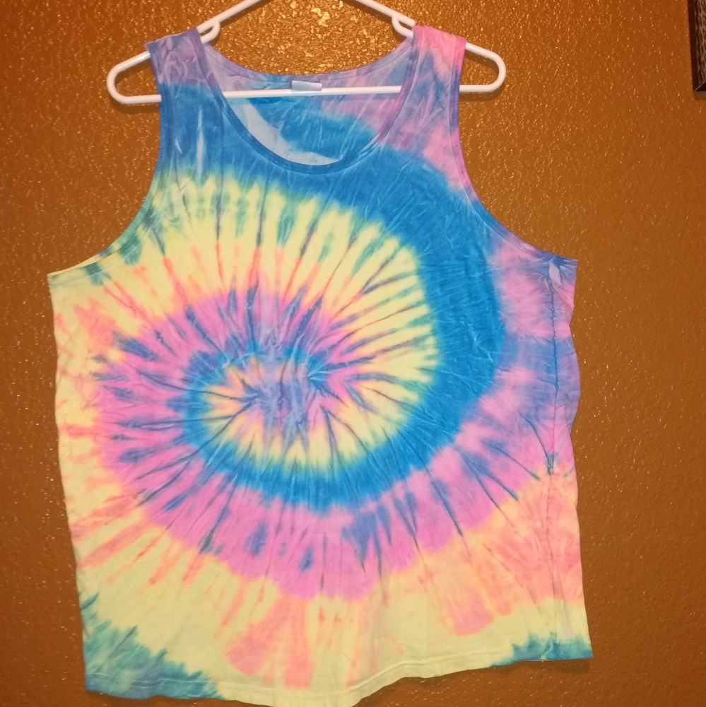 Size large tie dye tank top